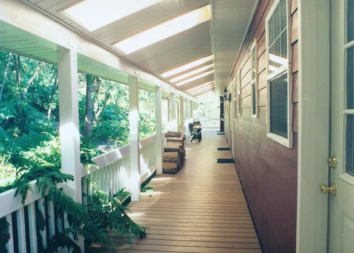 Hearthstone Elegant Lodge